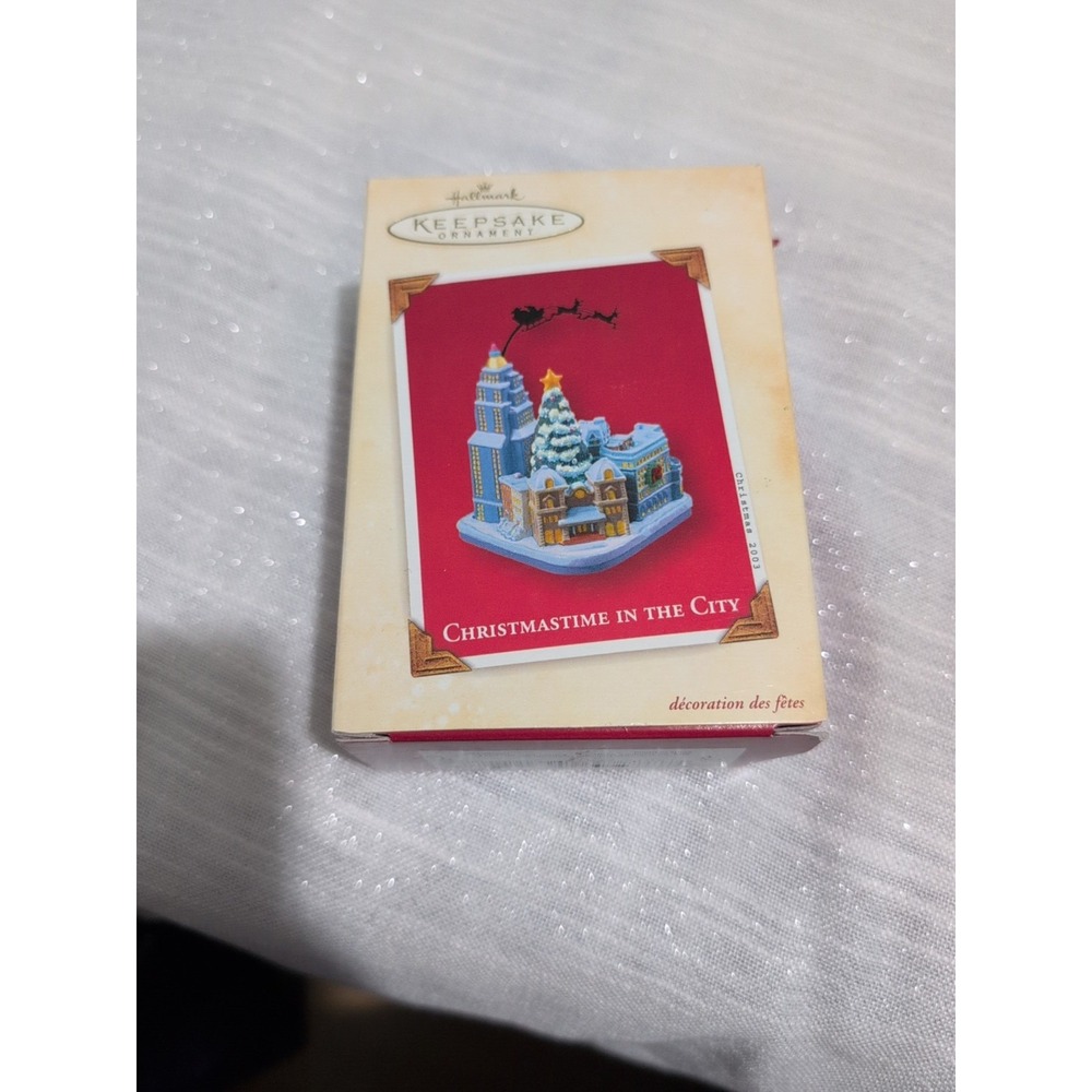 Hallmark Ornament:‎ 2003 Christmas in the City, QXG8817
